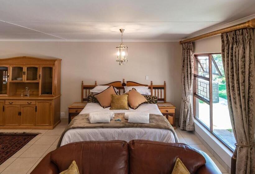 Семейный Номер, Antiqua Guest House