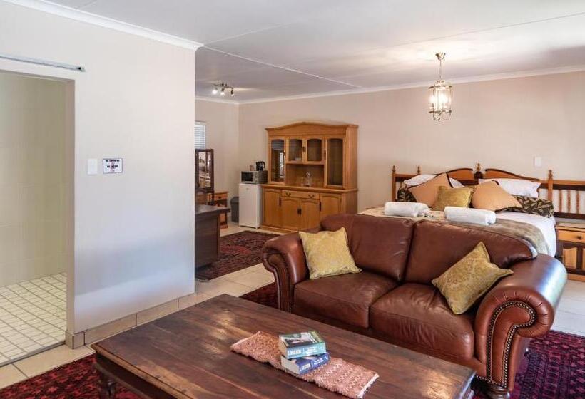 Семейный Номер, Antiqua Guest House