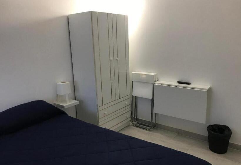 اتاق استاندارد با سرویس بهداشتی مشترک, Nn Guest House