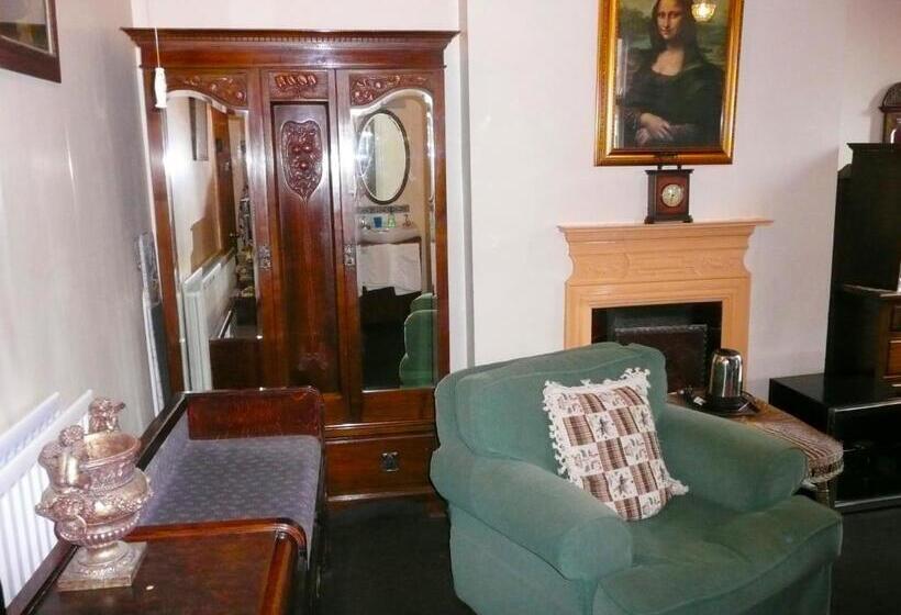 Standard room with outdoor bath, Hawthorn House