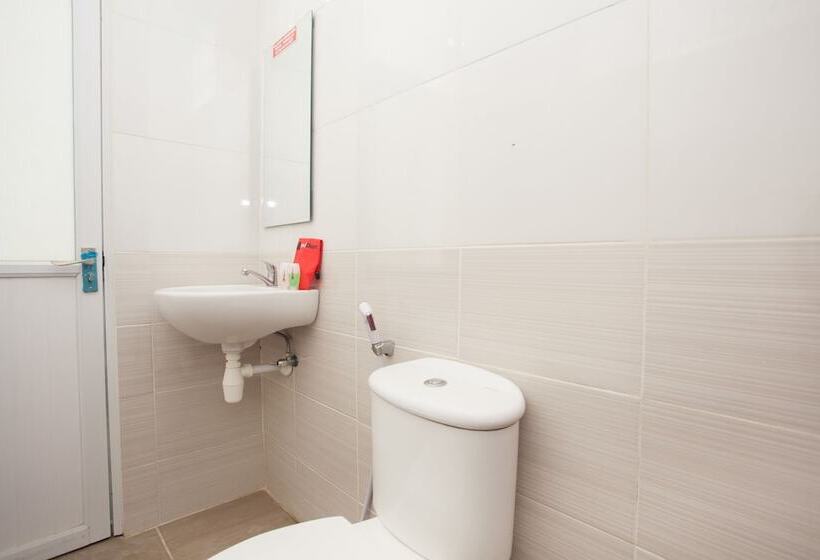 Номер Стандарт, Reddoorz Near Museum Angkut Batu 2