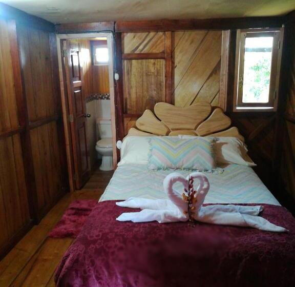 Quarto Estandar, Hostal El Eden De Mindo
