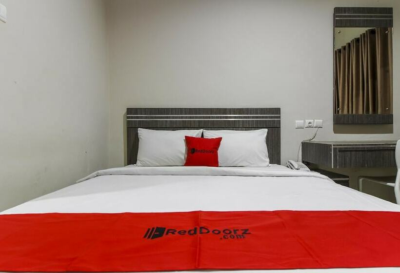 标准间, Reddoorz Plus Syariah @ Jalan Sriwijaya Medan