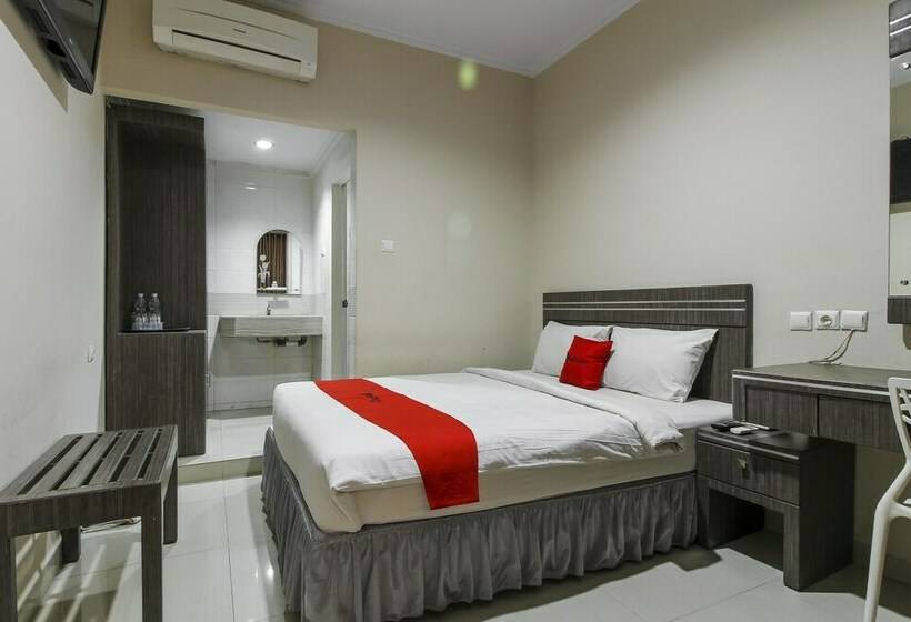 标准间, Reddoorz Plus Syariah @ Jalan Sriwijaya Medan