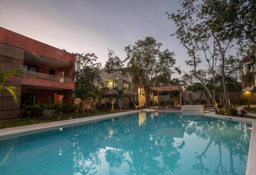 سوییت جونیور با چشم‌انداز استخر, Panacea Condo Tulum
