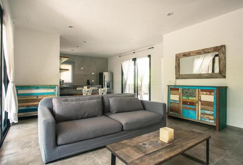 سوییت جونیور با چشم‌انداز استخر, Panacea Condo Tulum