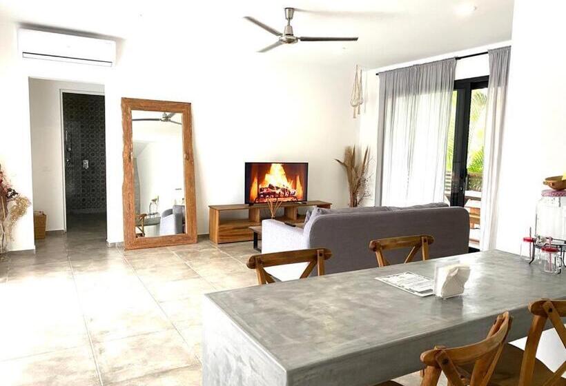سوییت جونیور با چشم‌انداز استخر, Panacea Condo Tulum