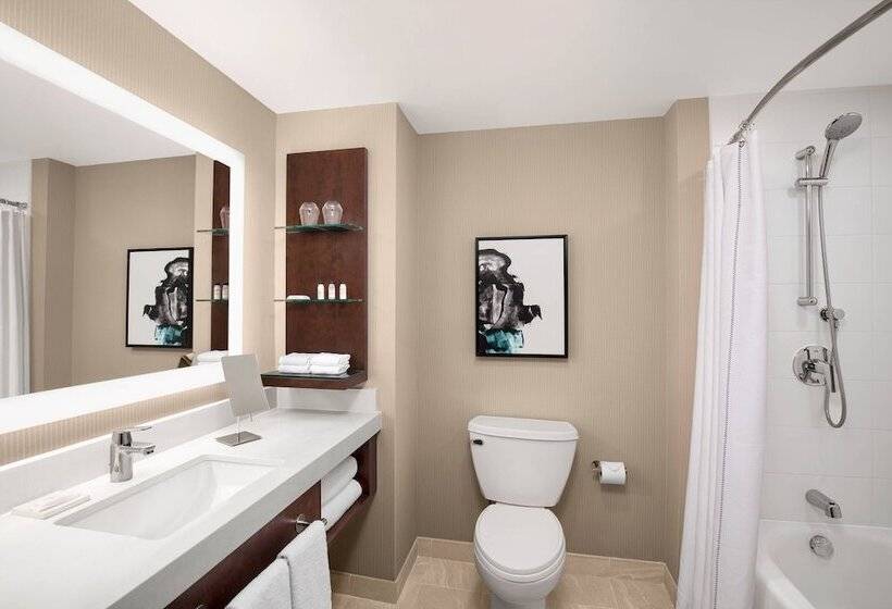 Номер Стандарт 2 Двуспальные Кровати, Delta Hotels By Marriott Thunder Bay