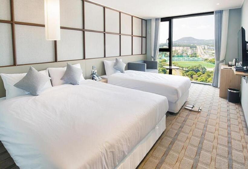 Семейный Номер, Shin Shin Hotel Cheonjiyeon
