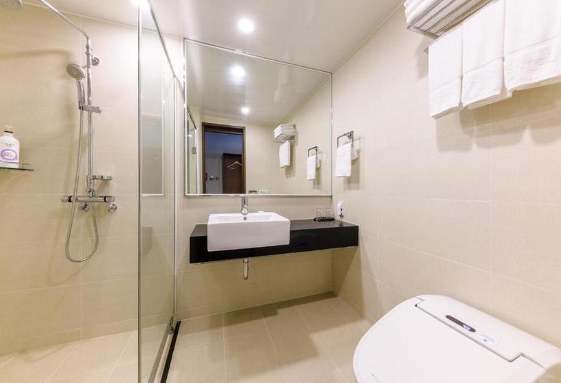 Номер Стандарт Трехместный, Shin Shin Hotel Cheonjiyeon