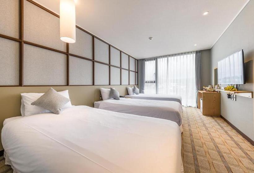 Номер Стандарт Трехместный, Shin Shin Hotel Cheonjiyeon