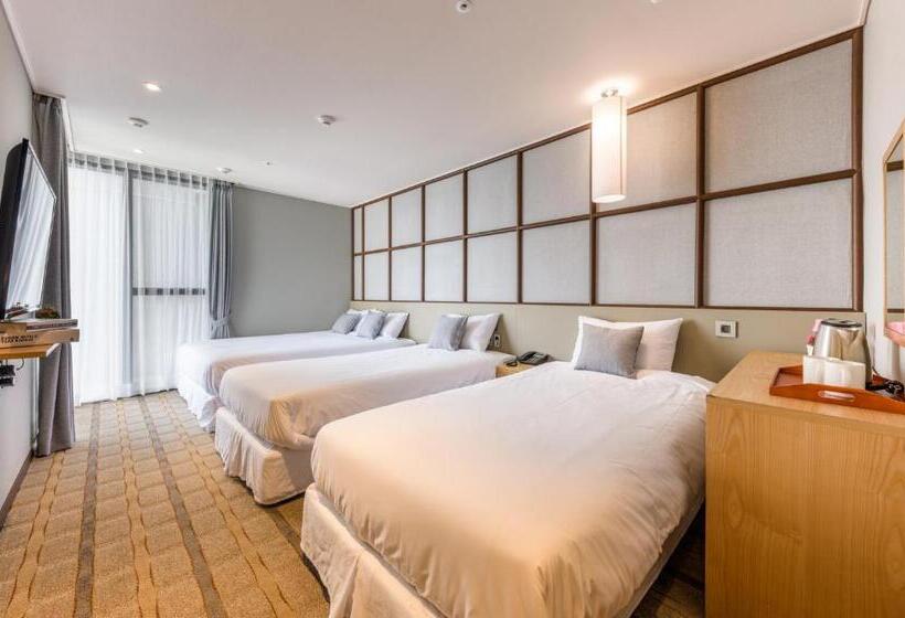 Семейный Номер, Shin Shin Hotel Cheonjiyeon