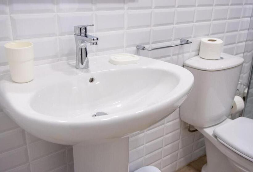 Трехместный Номер Комфорт, In Barcelos Hostel & Guest House