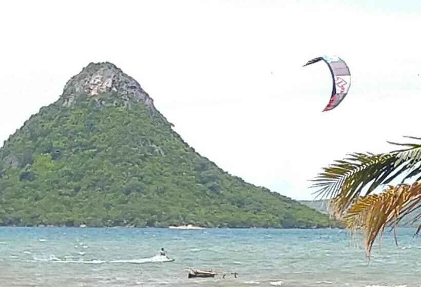 بانگلوی استاندارد با چشم‌انداز دریا, Sanjeela Plage Coco