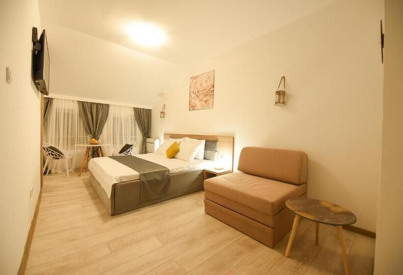 استودیوی لوکس, Korzo Apartmani