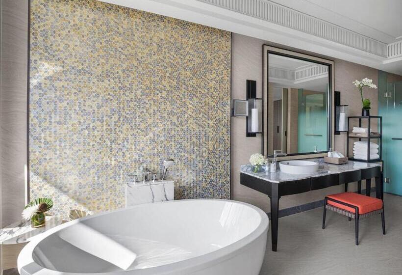 클래식 마운틴뷰 룸, Intercontinental Phuket Resort, An Ihg