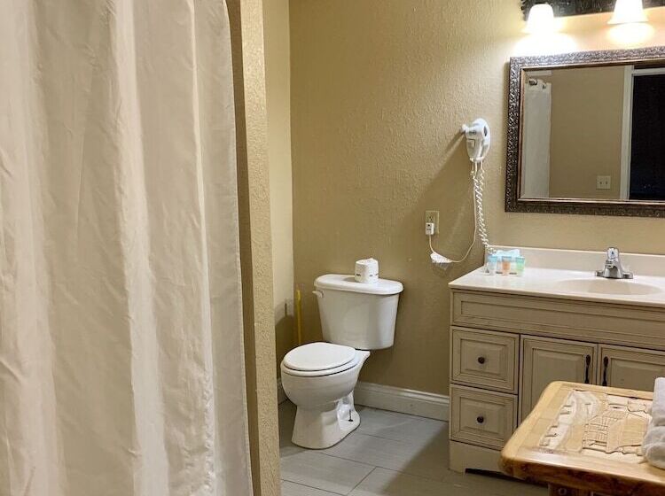 패밀리 스위트, Riverchase Lodge