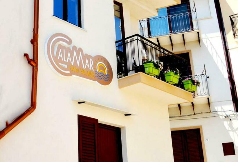 اتاق استاندارد با چشم‌انداز دریا, Case Vacanza Calamaro