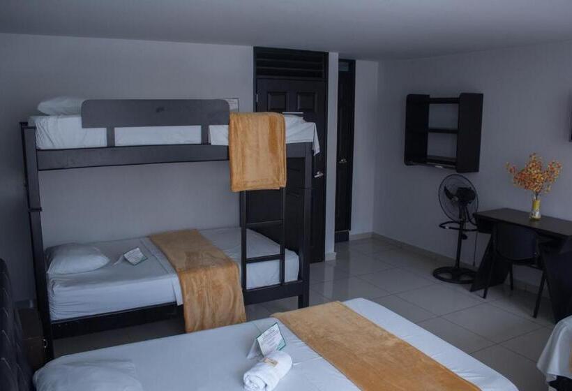 4인용 스탠다드 룸, Escorial Ibague