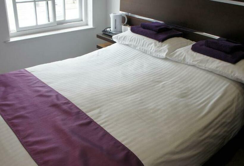 اتاق اکونومی, Rooms At The Inn