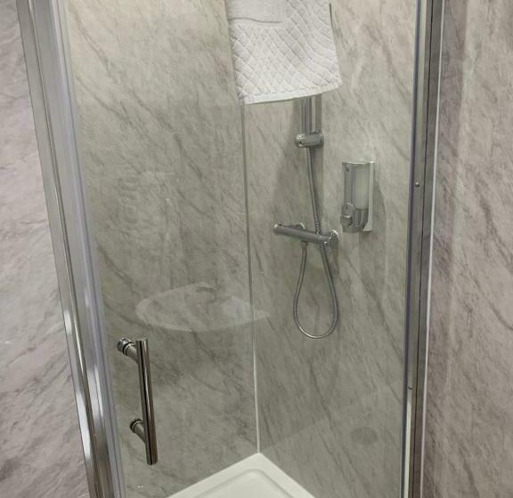 اتاق لوکس با تخت بزرگ, Rooms At The Inn