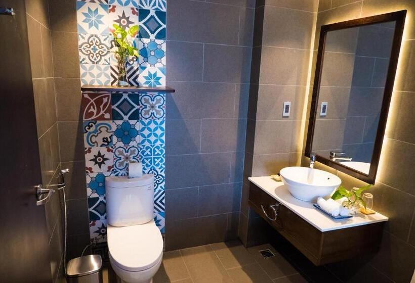سوییت با چشم‌انداز دریا, Santori Hotel Da Nang Bay