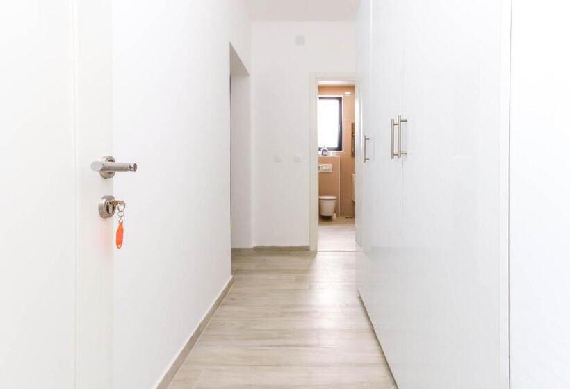 استودیوی استاندارد, Villa Casa Mia