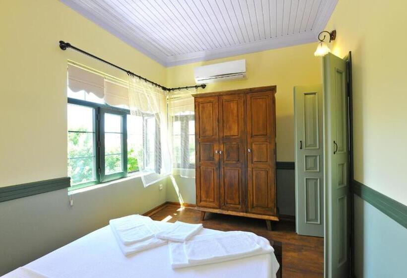 Студия Стандарт, Petrino Gökçeada Hotel&kitchen