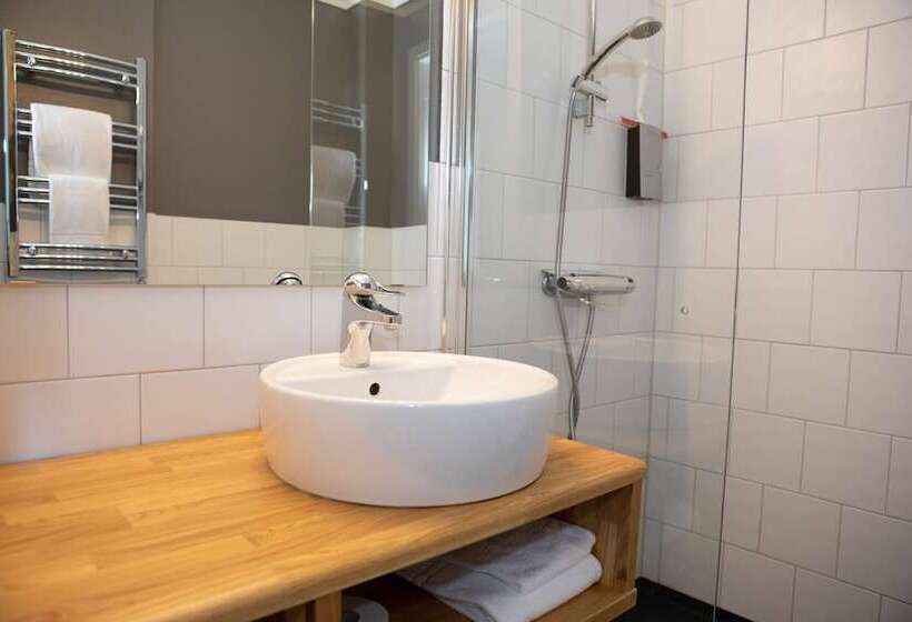 Номер Стандарт, Gylle Hotell & Restaurang Brödernas