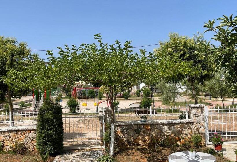 Standard Studio Garden View, Villa Soni Oruci