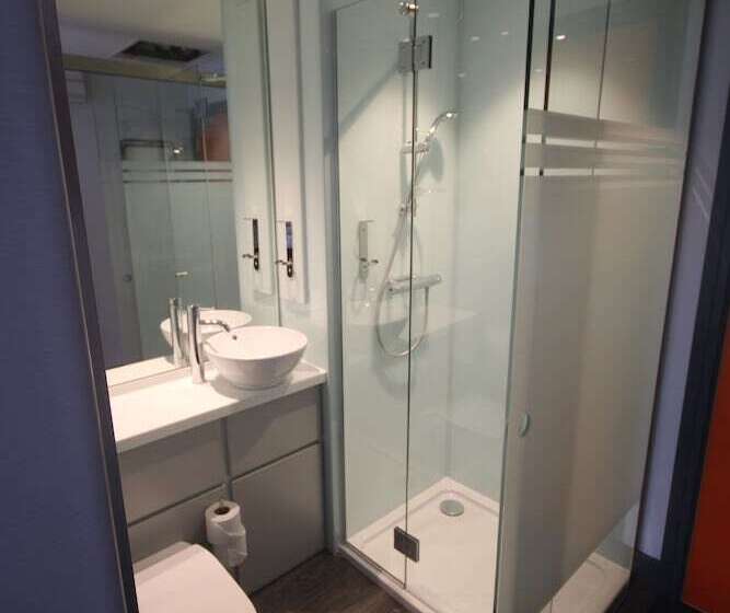Семейный Номер, Easyhotel Belfast