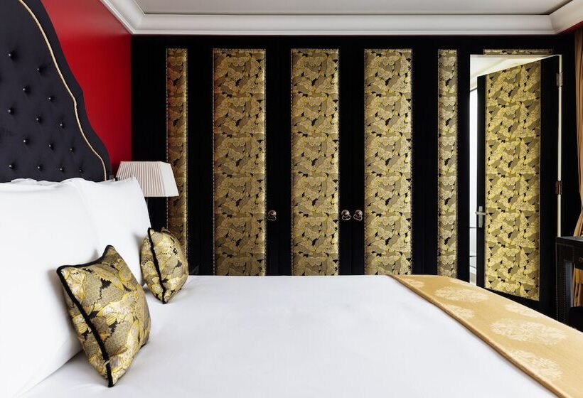 Suite, L Oscar London