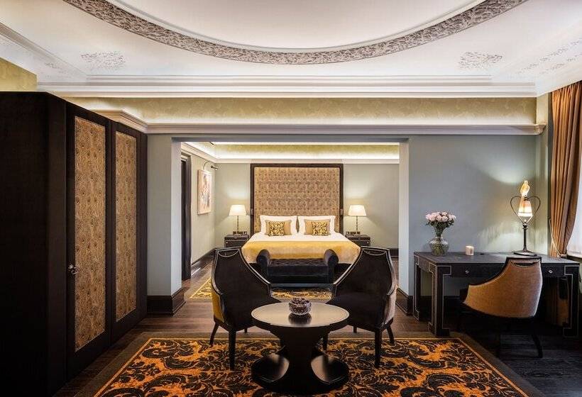 Standard Studio, L Oscar London