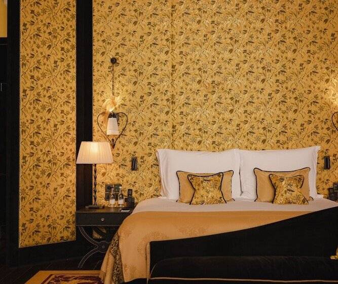 Suite, L Oscar London