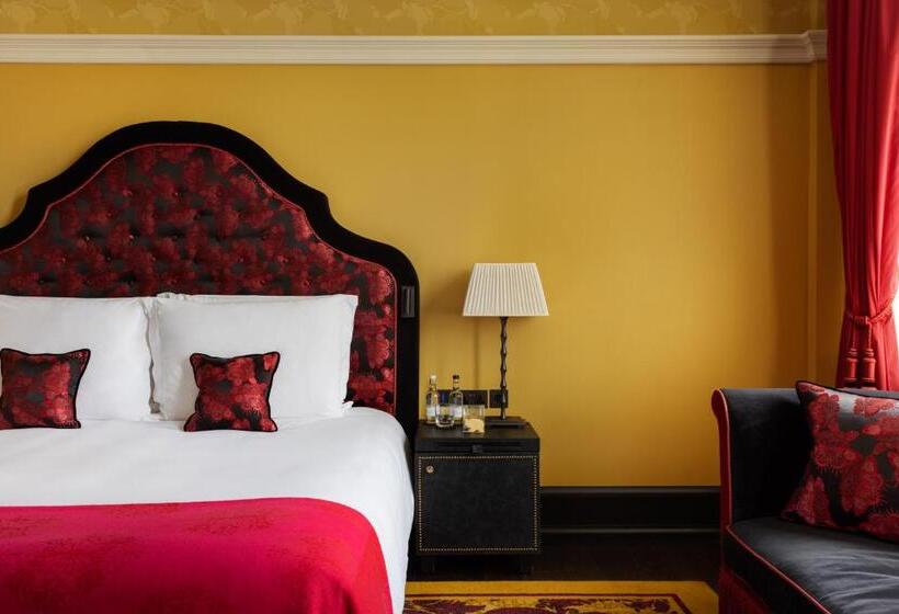 Junior Suite, L Oscar London