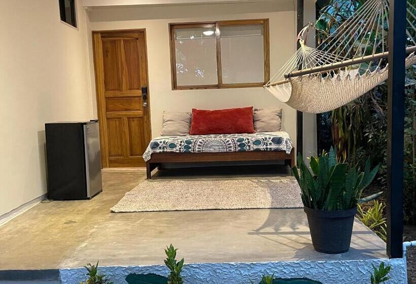 Одноместный Номер Вид на Сад, Casa Cecilia Beach Front