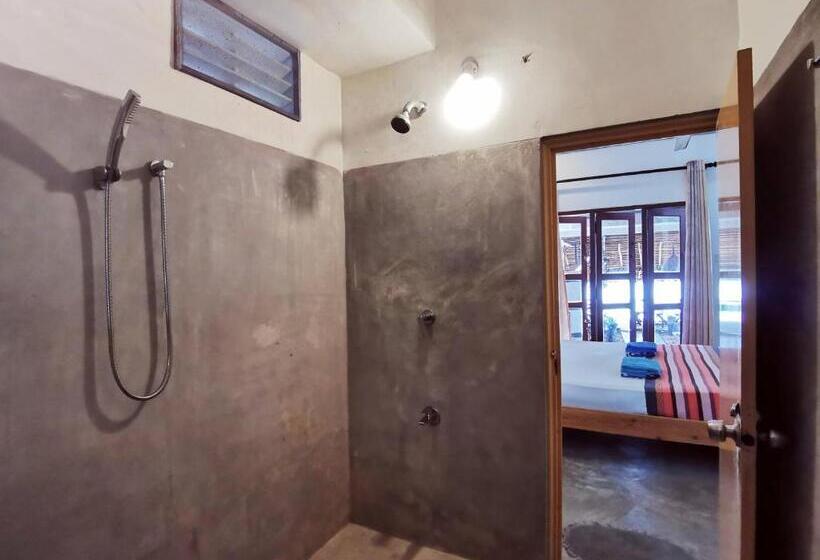 اتاق لوکس با چشم‌انداز دریا, Indika Beach Villa