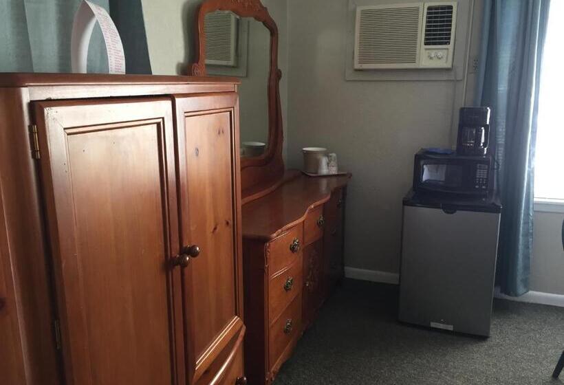 Deluxe Family Room, Phillips Historic Motel & Cottages