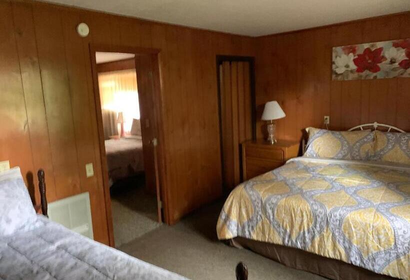 2 Bedroom Apartment, Phillips Historic Motel & Cottages