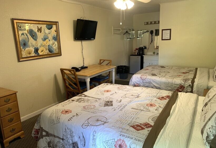 Standard Room, Phillips Historic Motel & Cottages