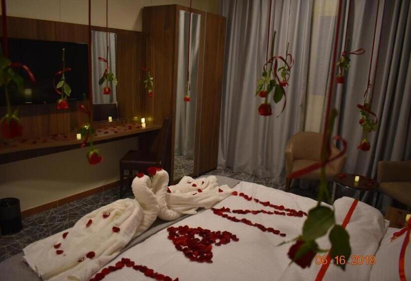 Suite, Delights Inn   Green Oasis