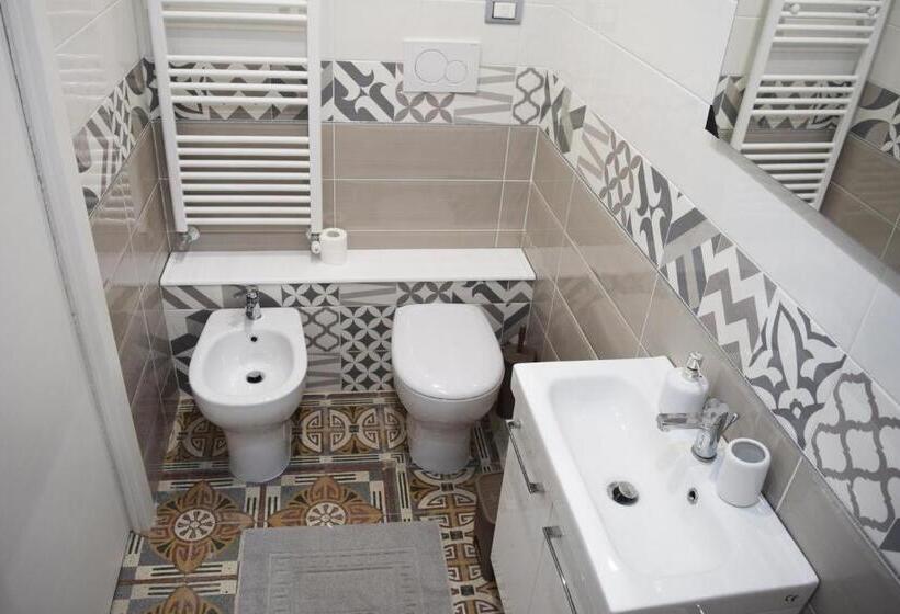Полулюкс с Балконом, Palazzo D'amaro Historical Residence