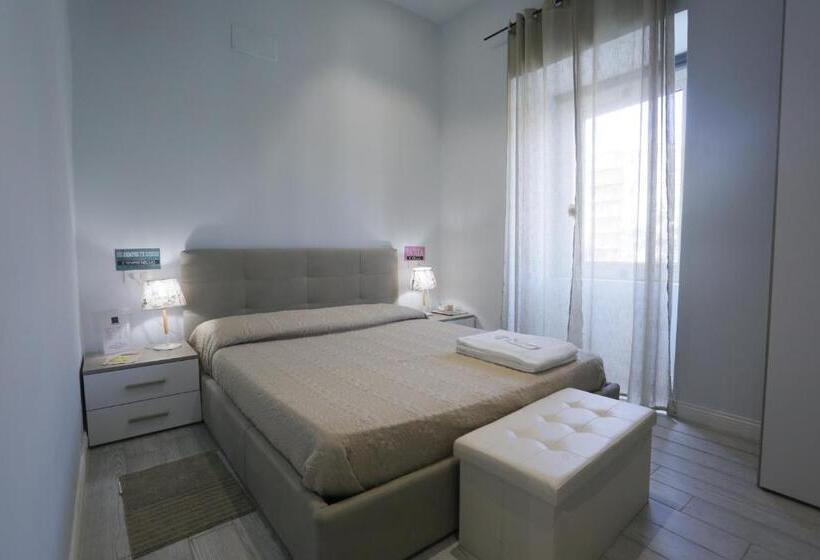 اتاق استاندارد, Esposito Plaza S & Suite