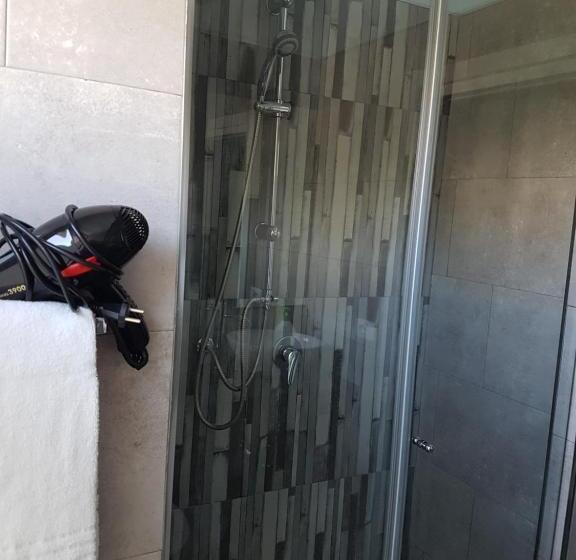 اتاق استاندارد یک نفره, Esposito Plaza S & Suite