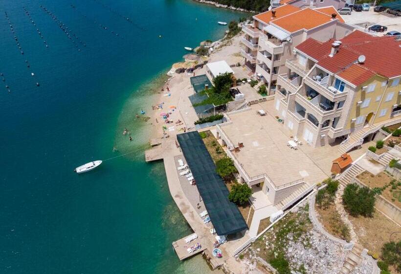 آپارتمان 1 خوابه همکف, Villa Jazina Pavlović