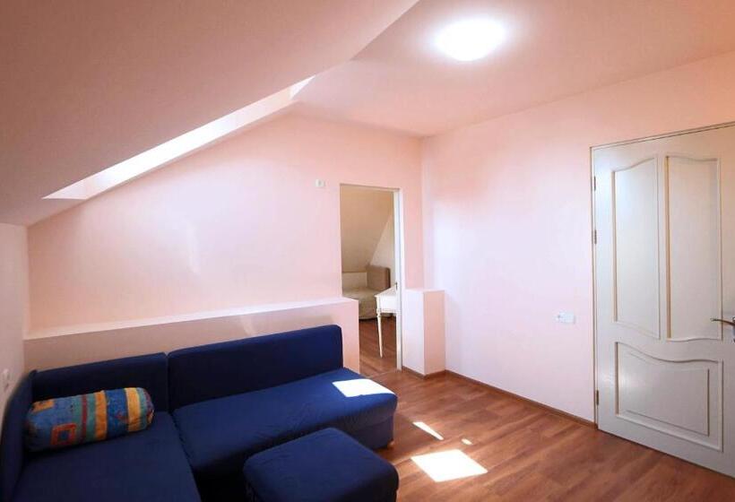 اتاق لوکس, Garnim Guest House