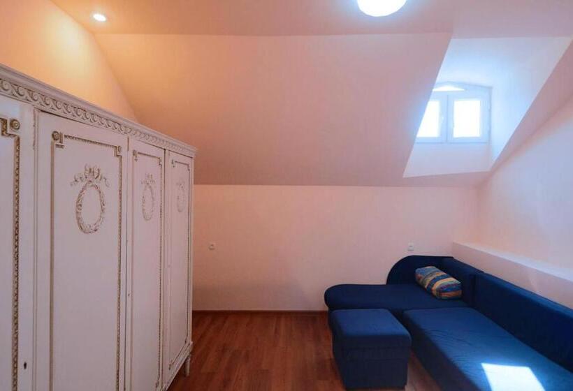 اتاق لوکس, Garnim Guest House