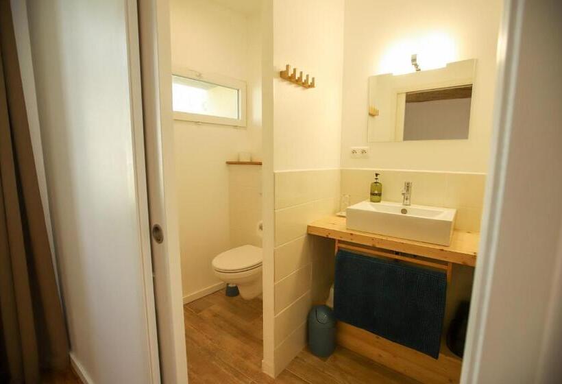 Quarto Triplo Estandar, La Basse Cour