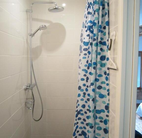 Quarto Triplo Estandar, La Basse Cour