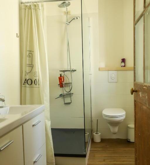 Quarto Estandar, La Basse Cour